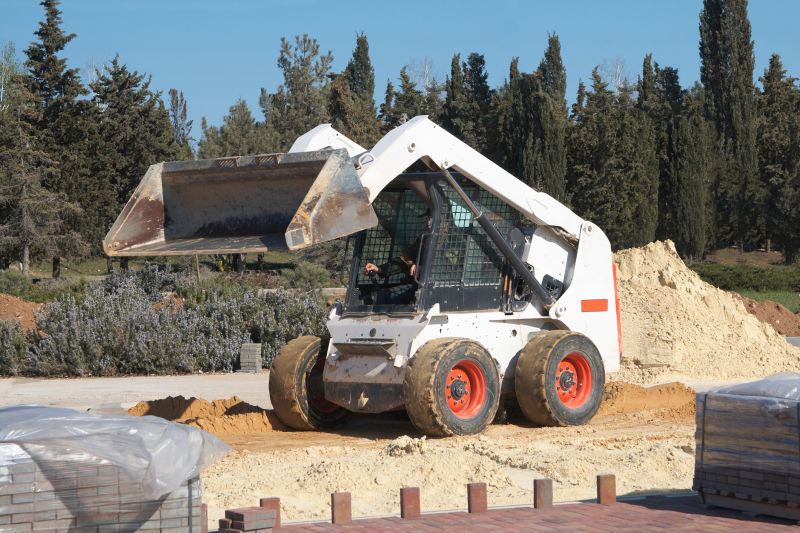Works well in tight spaces and confined areas.